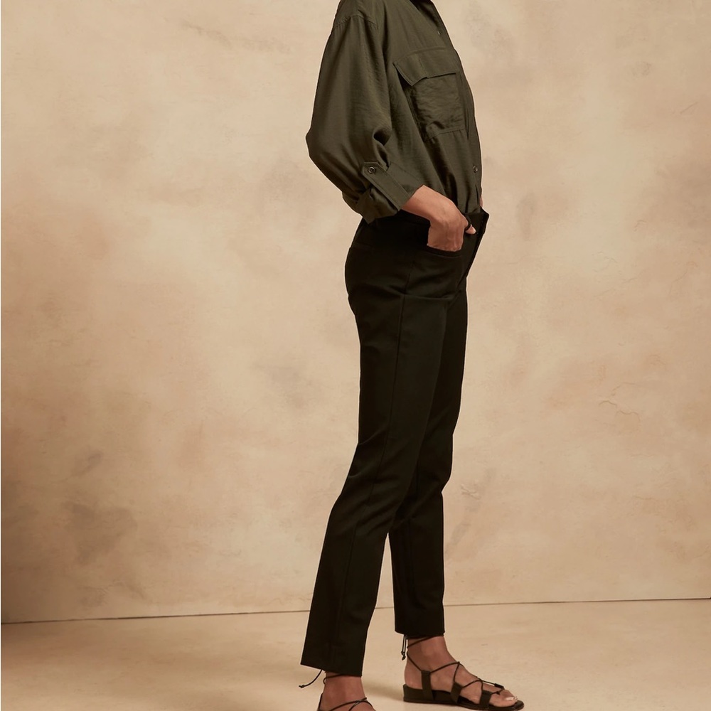 NWOT Banana Republic Sloan pants, black, Size 6